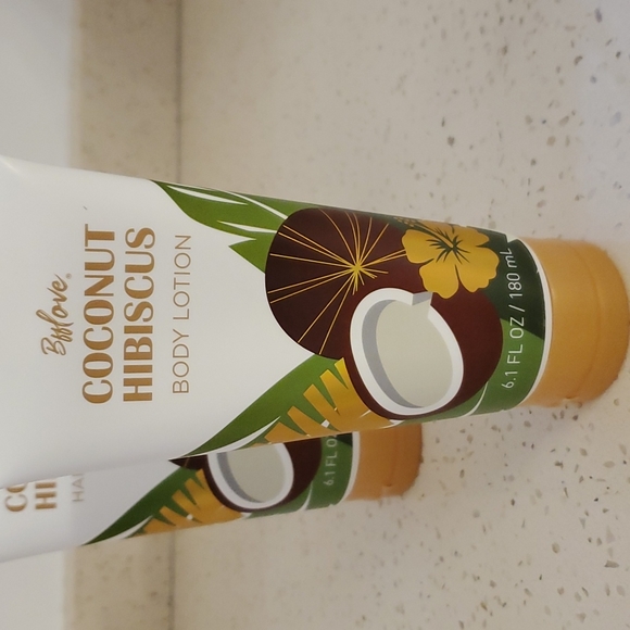 Coconut Hibiscus 🌺 Spa Lotion, Message Oil & Bath Salt Set - Picture 5 of 6